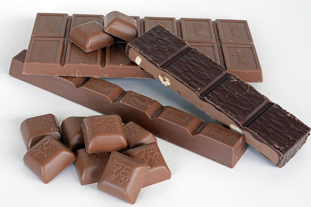 chocolate, swiss chocolate, sweets-1335361.jpg