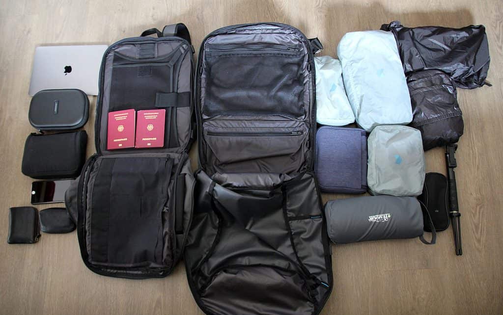 carry-on baggage, hand baggage regulations, passport-4915097.jpg